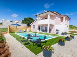 3 Bedroom Gorgeous Home In Pula, hotel v destinaci Pula