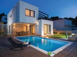 Awesome Home In Okrug Gornji With Sauna