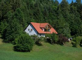 4 Bedroom Amazing Home In Vrhnika, Hotel in Vrhnika