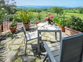 Beautiful Apartment In Loc, Scalabrelli