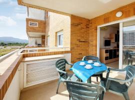 Gorgeous Apartment In Oropesa Del Mar, hotel in El Borseral