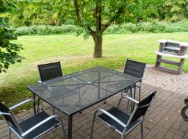 3 Bedroom Beautiful Home In Kirchheim, hotel in Kirchheim