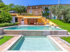 Beautiful Home In Smarje With Kitchen、Merišćeのホテル