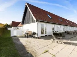 Cozy Apartment In Allinge
