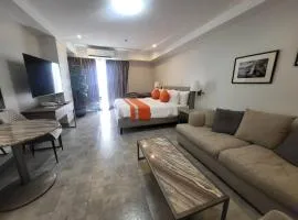 Sheryll Escapes - 1109, Phase 2 La Grande, breezy, hotel amenities!