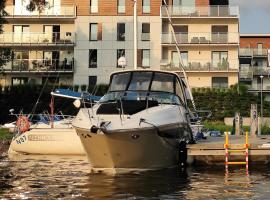 Port View - widok, 15m do jeziora, ogródek, parking podziemny, winda, Netflix i Prime, hotel em Iława