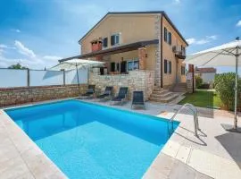 Stunning Home In Lovrecica With Wifi