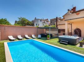 Gorgeous Home In Vodnjan With Kitchen, hotel din Vodnjan