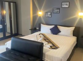 Holiday Home Patong, hotel in Patong Beach