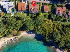 Gorgeous Apartment In Njivice With Wifi