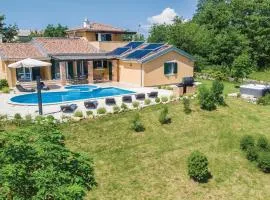 Gorgeous Home In Rezanci With Jacuzzi
