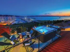 Three-Bedroom Apartment In Kastel Gomilica