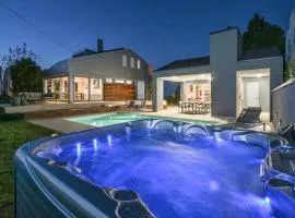 Gorgeous Home In Gornji Kneginec