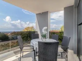 2 Bedroom Cozy Apartment In Kostrena