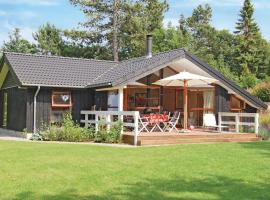 Holiday Home Nøddebakken, hotel in Fårevejle