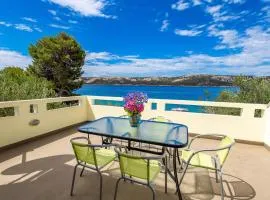 2 Bedroom Awesome Apartment In Stara Novalja