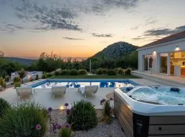 Villa Nebesi