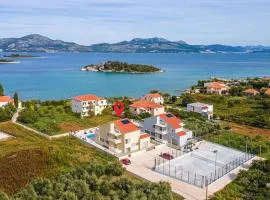Awesome Home In Sreser