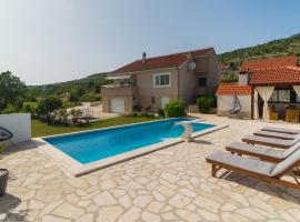 Three-Bedroom Holiday Home In Brstanovo, ξενοδοχείο σε Brštanovo