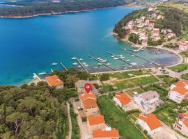 Amazing Apartment In Palit With Wifi, hotel sa Palit