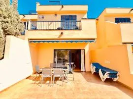 Oasis Meloneras cerca del mar