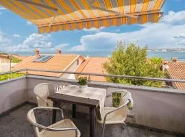 Lovely Home In Crveni Vrh With Wifi