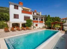 Apartment Ravni V