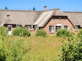Gorgeous Home In Ulfborg With Wifi