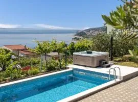 Amazing Home In Omis With Jacuzzi