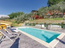 3 Bedroom Cozy Home In Camaiore Lu