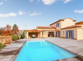 Lovely Home In Pourrières, ξενοδοχείο σε Pourrières