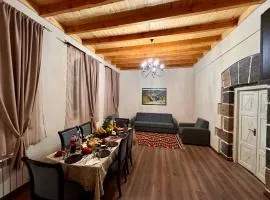 Hakobyan 84 Guest House Gyumri