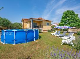 Holiday Home Nedescina Xii, ξενοδοχείο σε Nedeščina