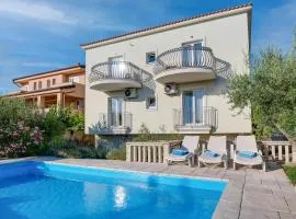 Amazing Home In Linardici With Wifi