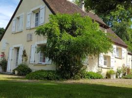 Grande maison avec parc arboré et piscine privée - 6 chambres, Hotel in Marolles-les-Buis