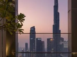 Glow Sky Suite Trendy 1BR- Dubai Mall Access by Maxx Value Homes