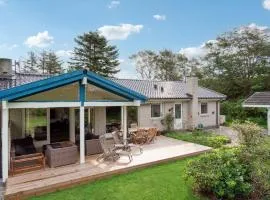 Amazing Home In Dronningmølle