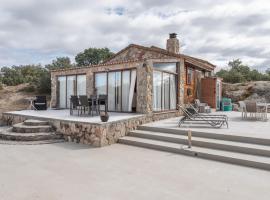 Finca privada 20 hectáreas con preciosa casa de campo, hotel in Navas de San Antonio