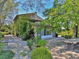 4 Bedroom Stunning Home In Lagnes, hotel en Lagnes