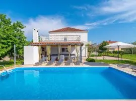 Holiday Home Skabrnja 79 With Outdoor Swimmingpool