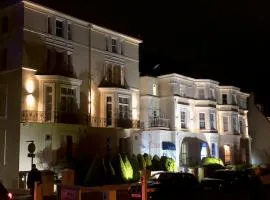 The Carlton Hotel