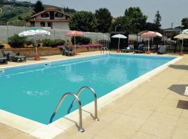 Le Rocche 1, готель у місті Cisterna dʼAsti