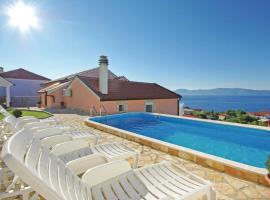 Apartment Podaca With Outdoor Swimming Pool 305, hotel em Podaca