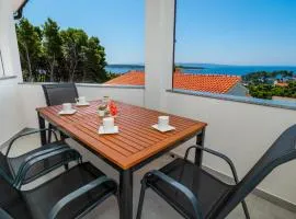 2 Bedroom Nice Apartment In Banjol