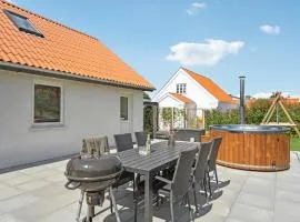 Cozy Home In Asaa With Kitchen