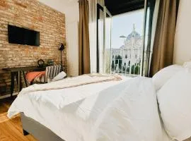 Chic Urbana: 140sqm 5-Bedroom Downtown Gem