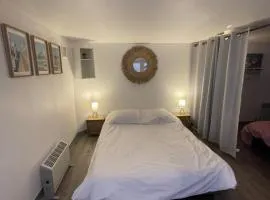 Plage et commerces à 50m, sans télé pour déconnecter !