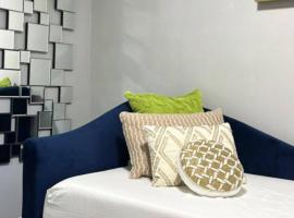 Dreamstay guest house, hótel í Central Islip