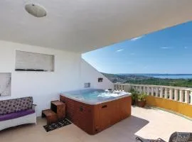 Amazing Apartment In Zrnovnica