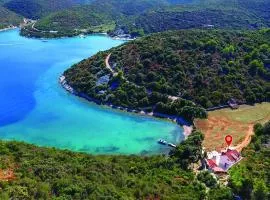 Three-Bedroom Holiday Home In Pucisca
